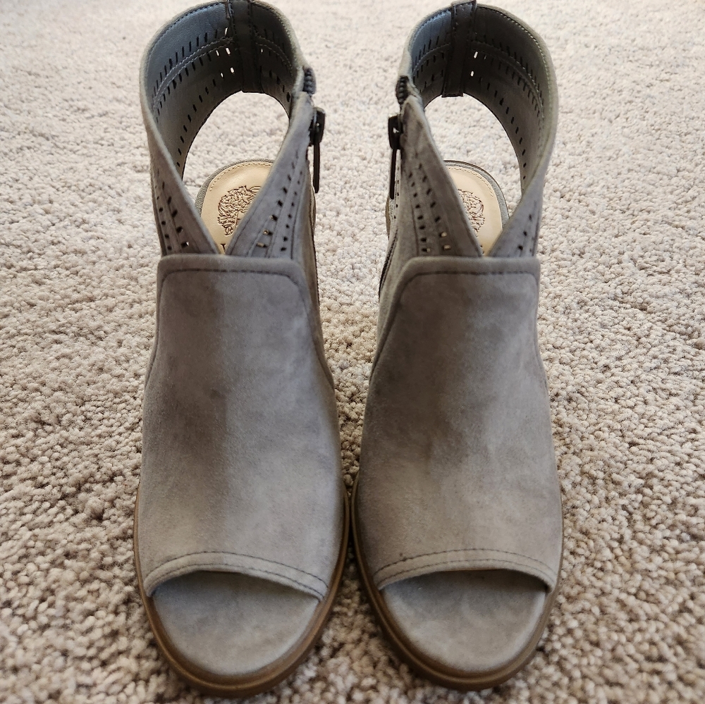 VINCE CAMUTO